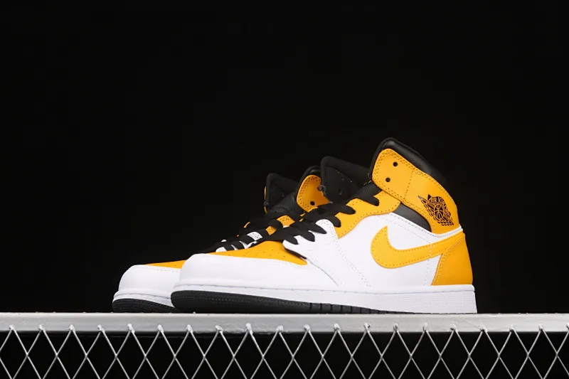 All categories Air Jordan Jordan series basketball shoes Air Jordan 1 Mid Air Jordan 1 Mid AJ1 Joe 1 white and yellow Zhongbang basketball shoes 554724-170